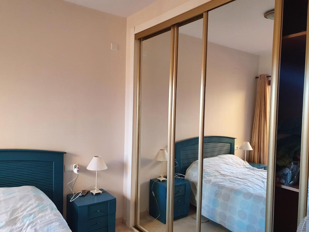 Seaview A Spectacular 3 Bed 3 Bathroom Penthouse Манилва Екстериор снимка