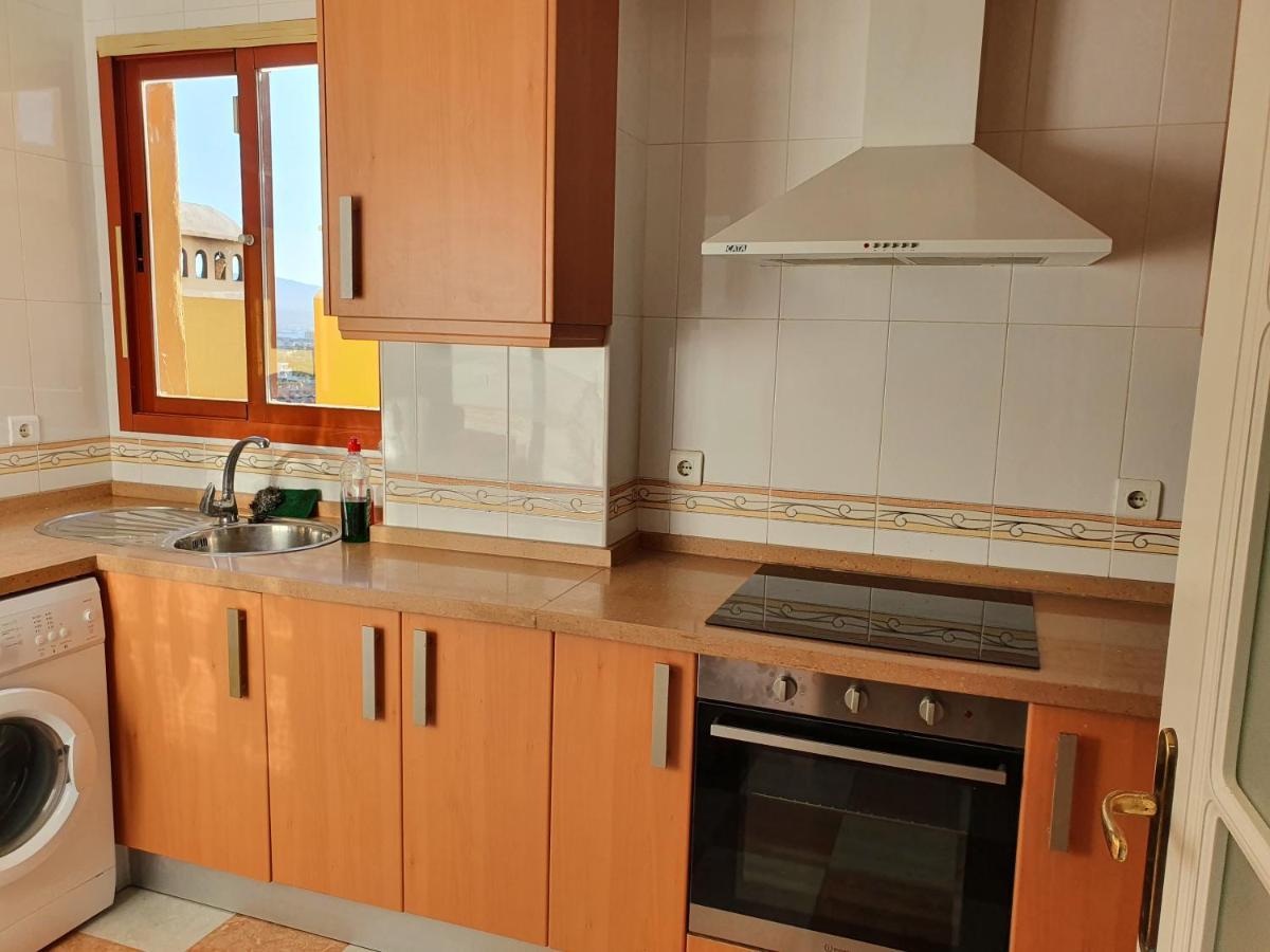 Seaview A Spectacular 3 Bed 3 Bathroom Penthouse Манилва Екстериор снимка