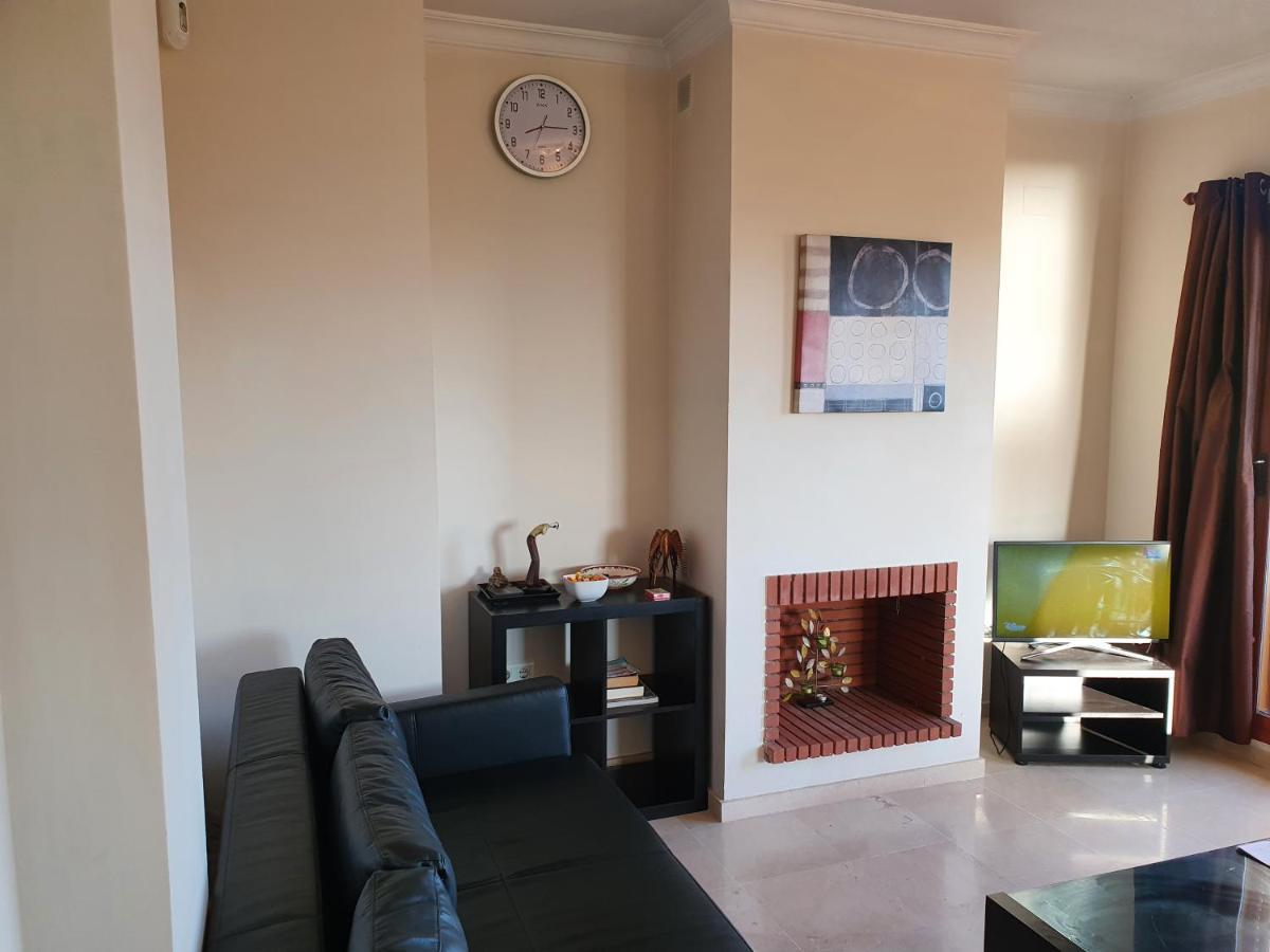 Seaview A Spectacular 3 Bed 3 Bathroom Penthouse Манилва Екстериор снимка
