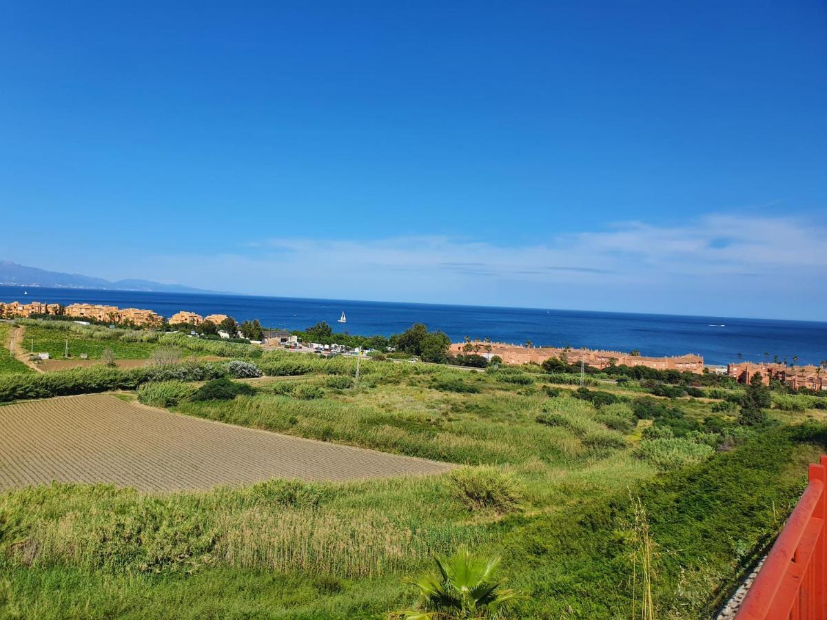 Seaview A Spectacular 3 Bed 3 Bathroom Penthouse Манилва Екстериор снимка
