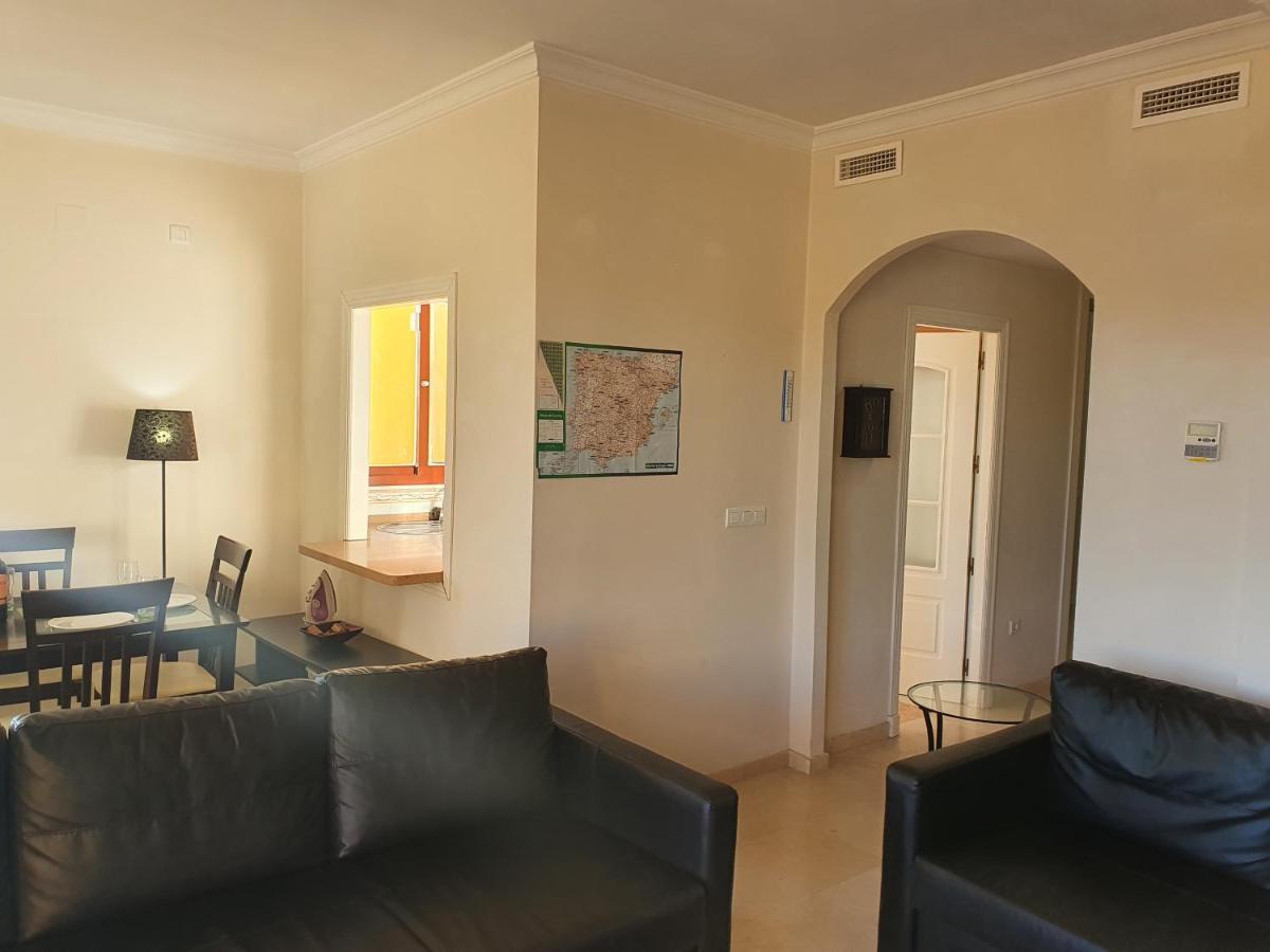 Seaview A Spectacular 3 Bed 3 Bathroom Penthouse Манилва Екстериор снимка