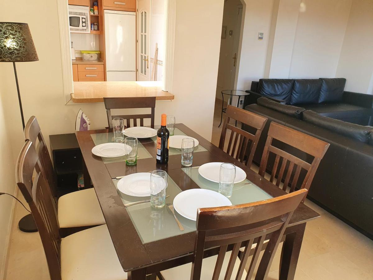 Seaview A Spectacular 3 Bed 3 Bathroom Penthouse Манилва Екстериор снимка