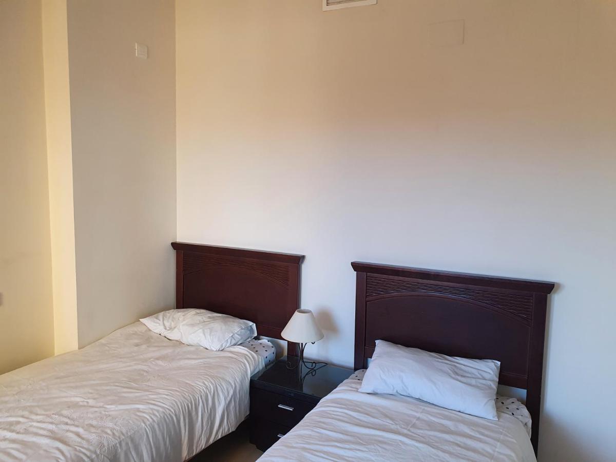 Seaview A Spectacular 3 Bed 3 Bathroom Penthouse Манилва Екстериор снимка