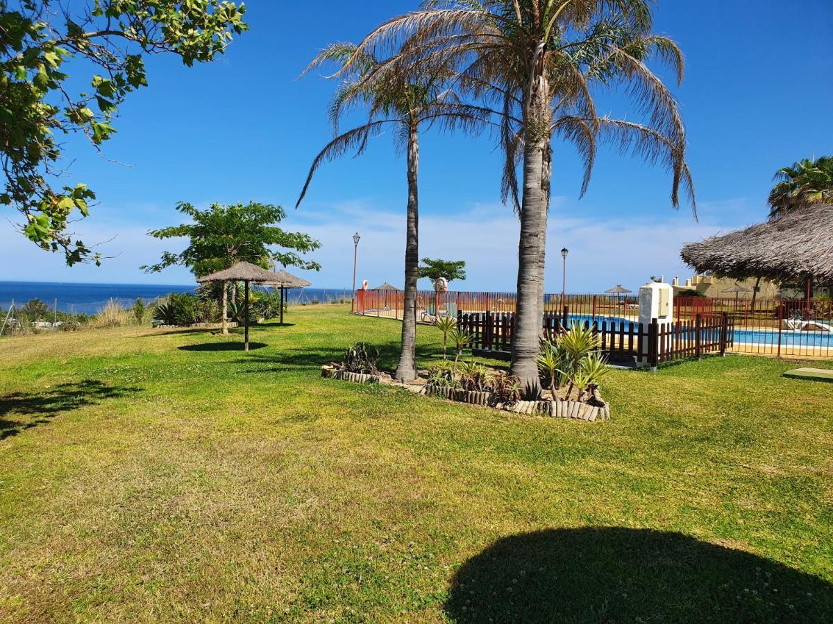 Seaview A Spectacular 3 Bed 3 Bathroom Penthouse Манилва Екстериор снимка